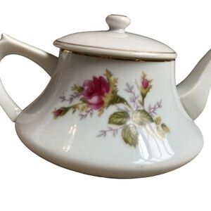 Vintage Thames Hand Painted China pot rose made in Japan, gold rim accents